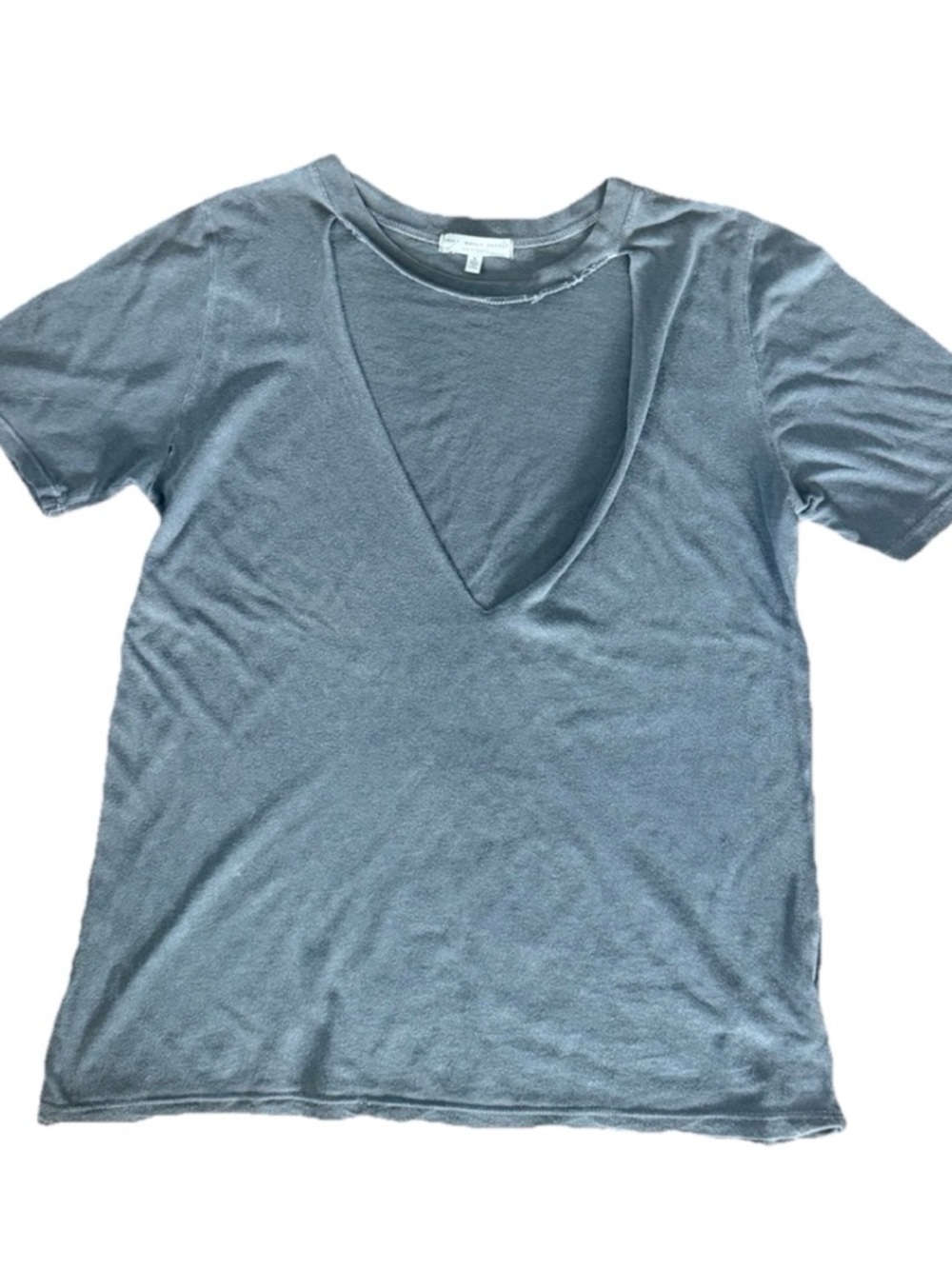 Women’s Truly Madly Deeply L.A v-neck tee size small. great condition. sexy tee